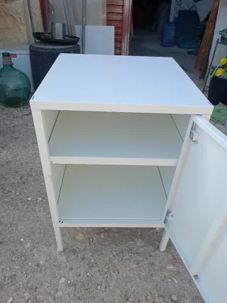 Armadio bianco in metallo IKEA