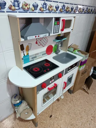 Cocina de juguete de madera