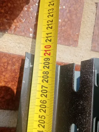 Estantería metálica gris