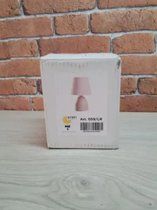 Lampara de mesa de color rosa