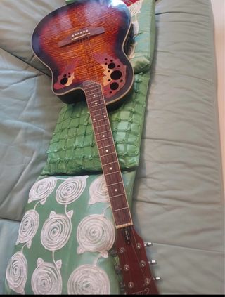 Chitarra acustica elettrificata