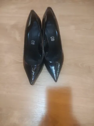 Zapatos de vestir marrones de charol