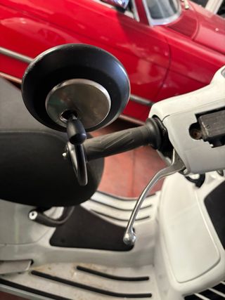 Cúpula, reposapiés y espejos Vespa GTS 250