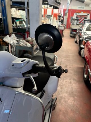 Cúpula, reposapiés y espejos Vespa GTS 250