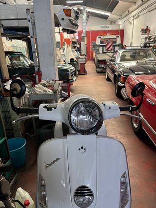 Cúpula, reposapiés y espejos Vespa GTS 250