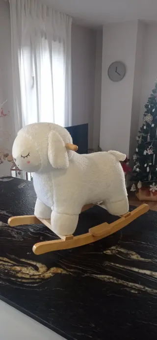 Oveja balancín peluche