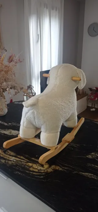 Oveja balancín peluche