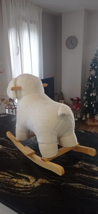 Oveja balancín peluche