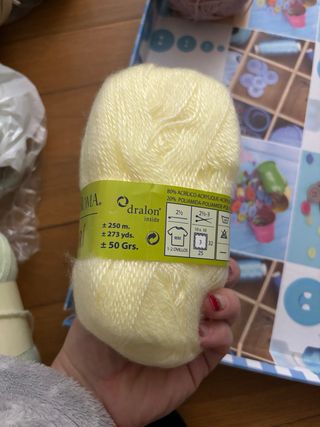 Lote de Lanas Katia y Valeria Roma