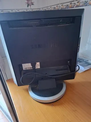 Monitor Samsung SyncMaster 741MP