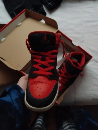 Caja de Zapatos Nike Jordan Roja