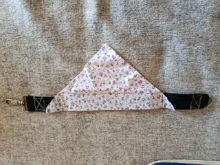 Bandana per cani con fiori viola