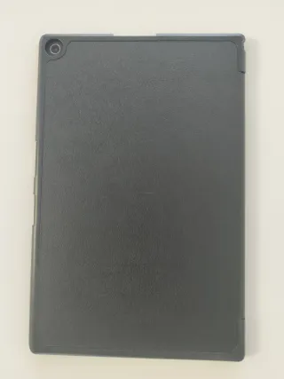 Tablet Sony Xperia Z2 Negra, con funda.