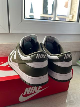 Nike Dunk Low Verde Oliva y Blanco