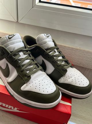 Nike Dunk Low Verde Oliva y Blanco
