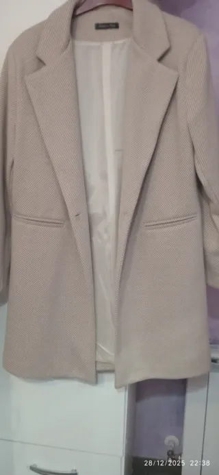 Abrigo beige y camel