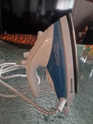 Plancha de viaje Russell Hobbs Steamglide