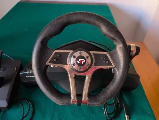 Volante Hurricane Wheel MKII con pedales