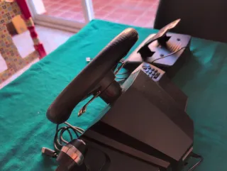 Volante Hurricane Wheel MKII con pedales