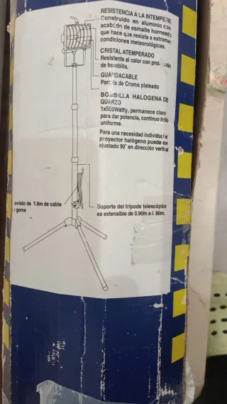 Foco LED con trípode