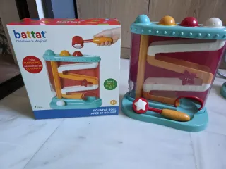 Juego infantil de mesa con pelotas