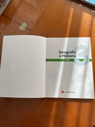 GEOGRAFIA E HISTORIA 3 (3.1-3.2)(COMUNIDAD EN RED)