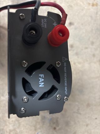 Inversor de Corriente 24V DC a 220-240V AC