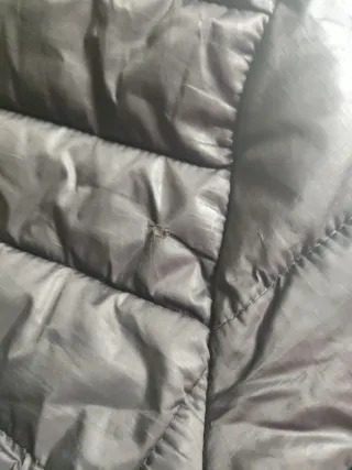 Anorak negro con capuchs