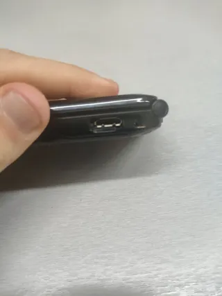 LG Telefono a tasti nero