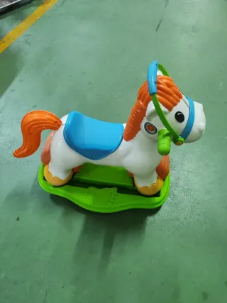 Caballito correpasillos y balancín infantil