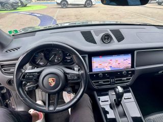 PORSCHE Macan T