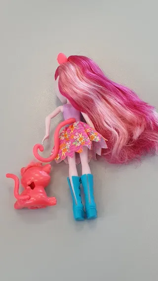 MUÑECA ENCHANTIMALS Y MASCOTA