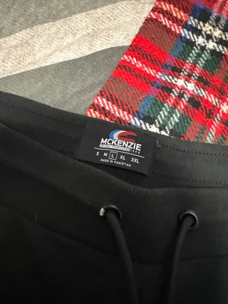 Pantalón corto McKenzie negro