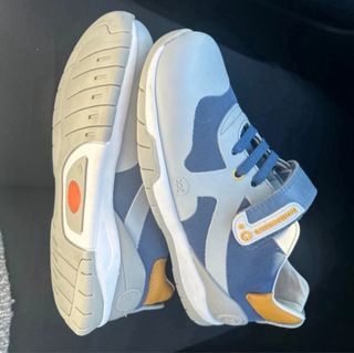 Biomecanics Talla 30 con etiquetas