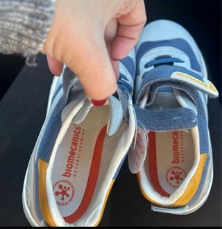 Biomecanics Talla 30 con etiquetas