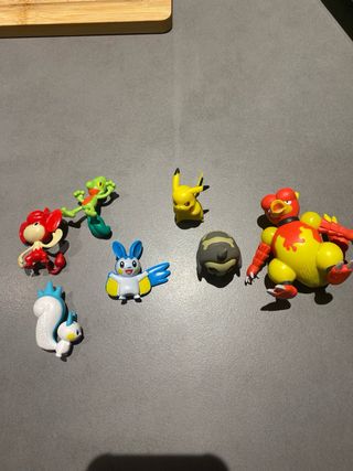 Mochila Pokémon Verde + figuras