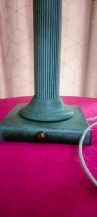 Lámpara de mesa estilo columna