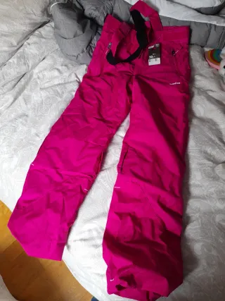 Lote ropa sky: Traje sin estrenar de esquí T.10