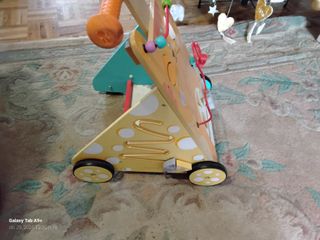 Correpasillos de madera con diseño de gato