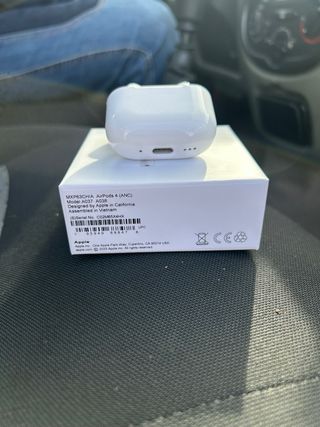 AirPods 4 (Apple)