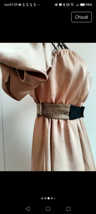 Abito beige/oro con cintura
