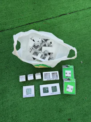 Mecanismos Simon 27 sobrantes obra