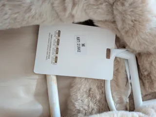 Abrigo piel sintética beige talla M