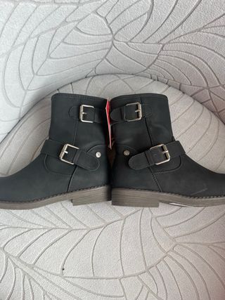 Botines Xti Negros con Hebillas