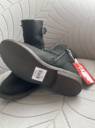 Botines Xti Negros con Hebillas