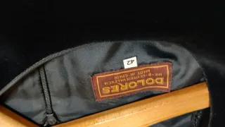 Traje Dolores Costura negro y fucsia