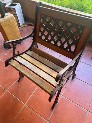 Sillas de hierro forjado y madera exterior