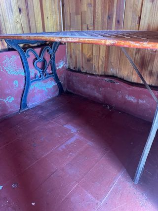 Mesa y sillas de exterior