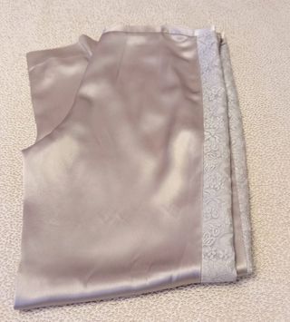 Traje de ceremonia morado y plateado