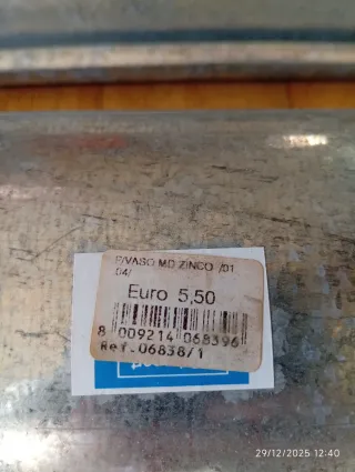 Coppia di Porta Vaso in Zinco terrazzo con stile